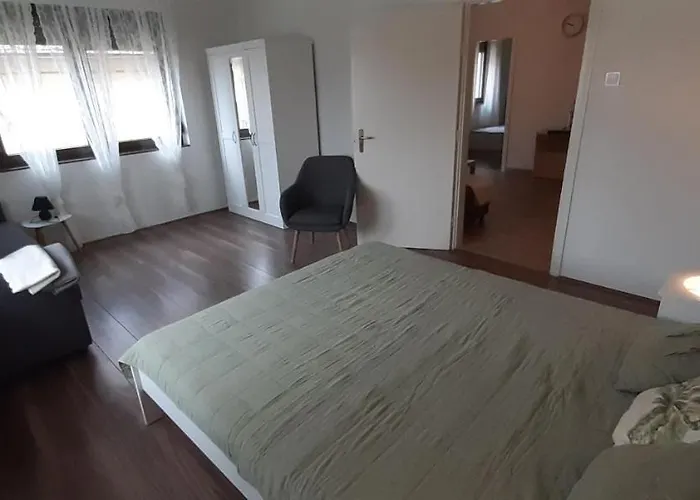 Bíborka Nagyobb Társaságnak