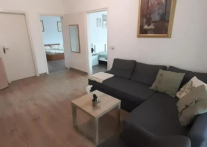 Biborka Nyaralo Nagyobb Tarsasagnak * Balatonboglár